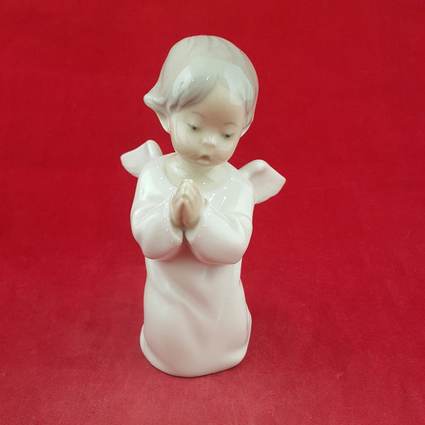 Lladro Figurine 4538 - Angel Praying - 7579 L/N