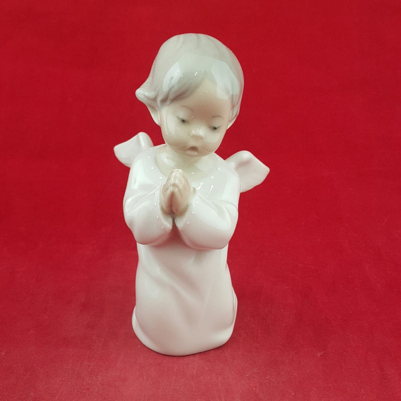 Lladro Figurine 4538 - Angel Praying - 7579 L/N