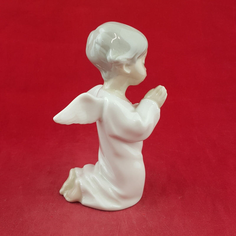 Lladro Figurine 4538 - Angel Praying - 7579 L/N