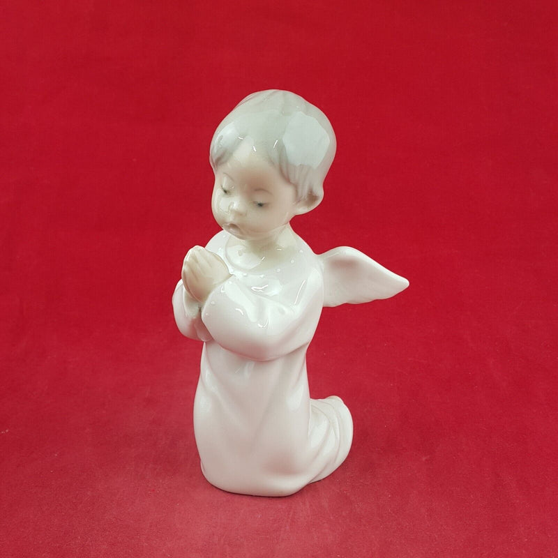 Lladro Figurine 4538 - Angel Praying - 7579 L/N