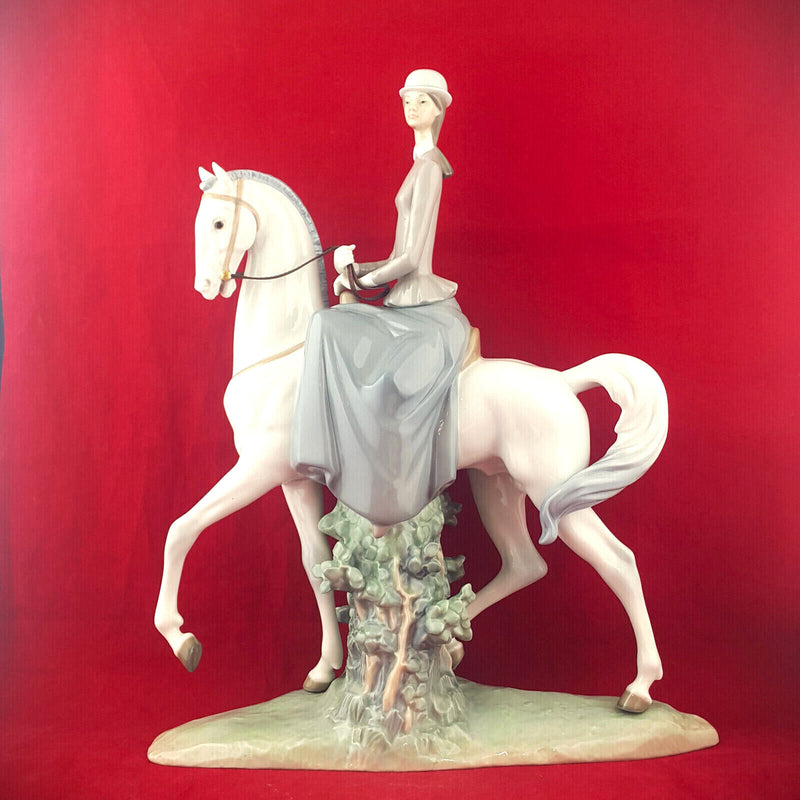 Lladro - Woman On Horse 4516 - L/N 1352