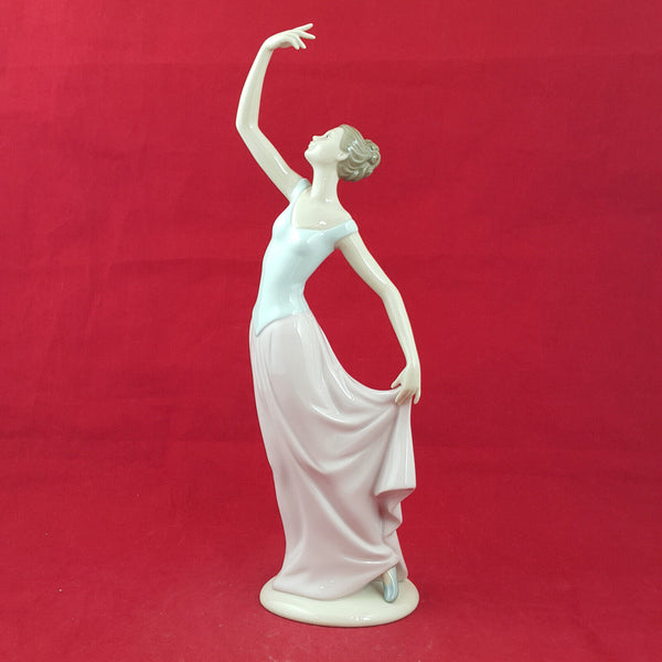 Nao By Lladro - The Dance Is Over 1783 - L/N 1225