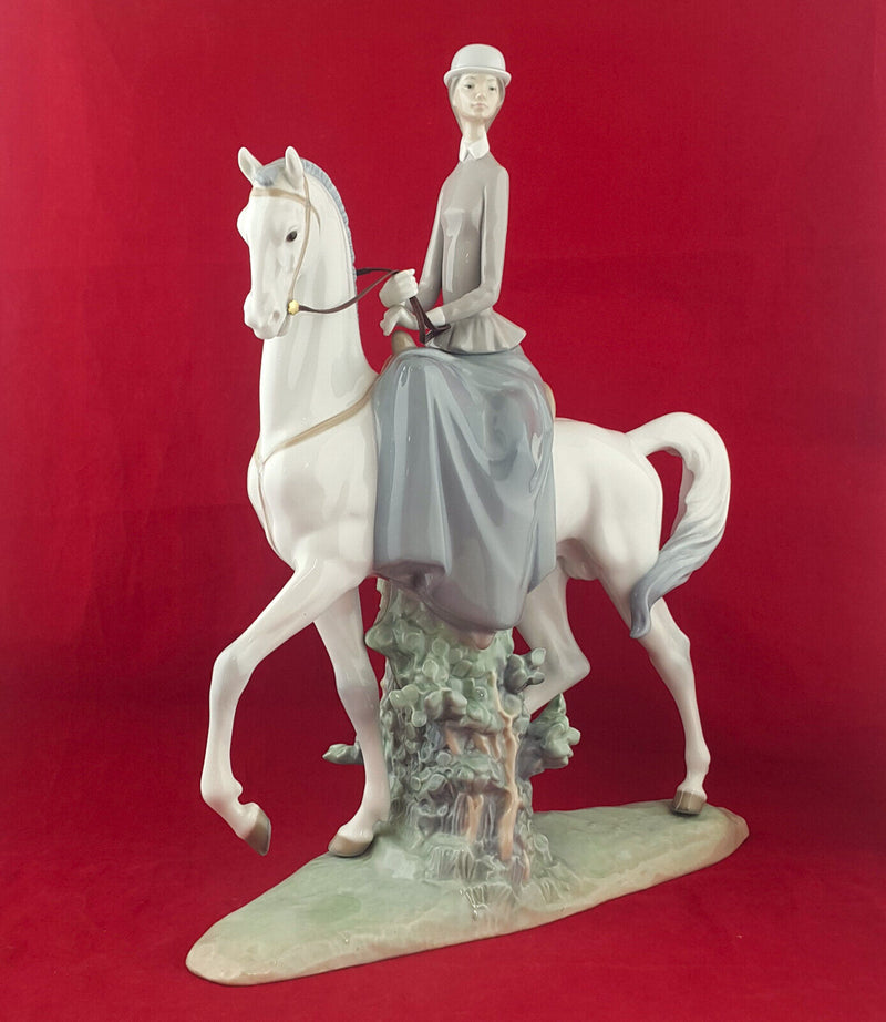 Lladro - Woman On Horse 4516 - L/N 1352