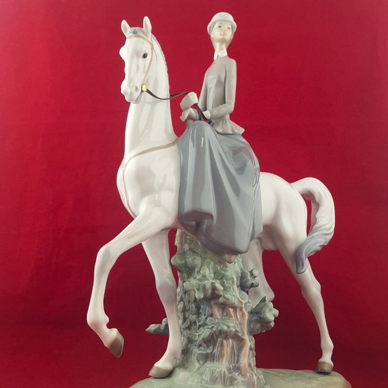 Lladro - Woman On Horse 4516 - L/N 1352