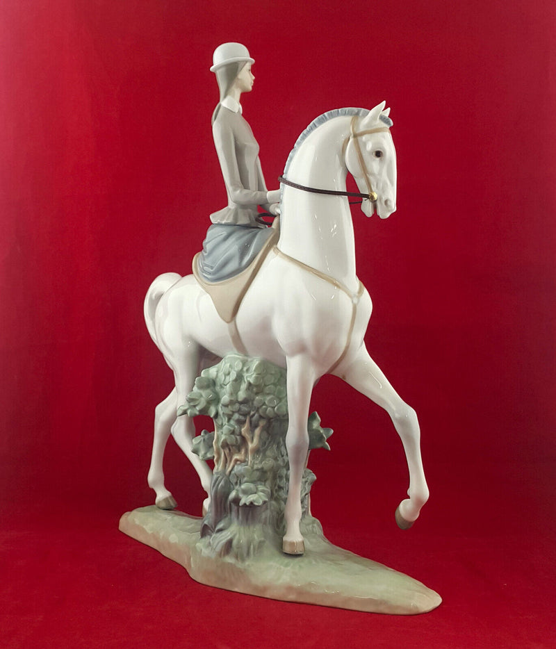 Lladro - Woman On Horse 4516 - L/N 1352