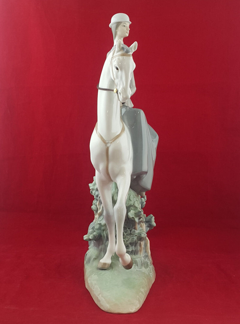 Lladro - Woman On Horse 4516 - L/N 1352