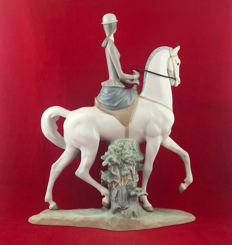 Lladro - Woman On Horse 4516 - L/N 1352