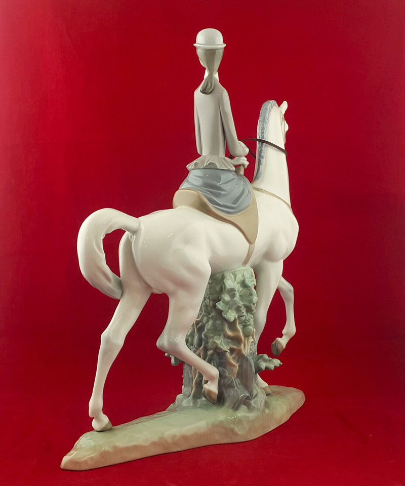 Lladro - Woman On Horse 4516 - L/N 1352