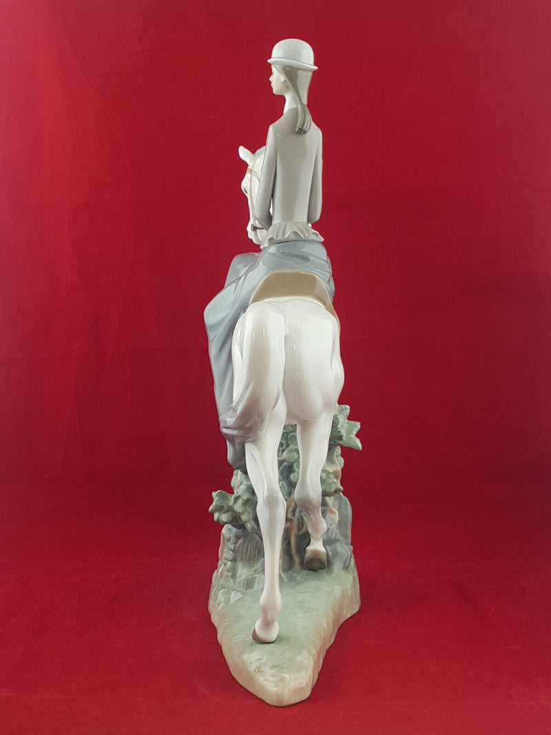 Lladro - Woman On Horse 4516 - L/N 1352