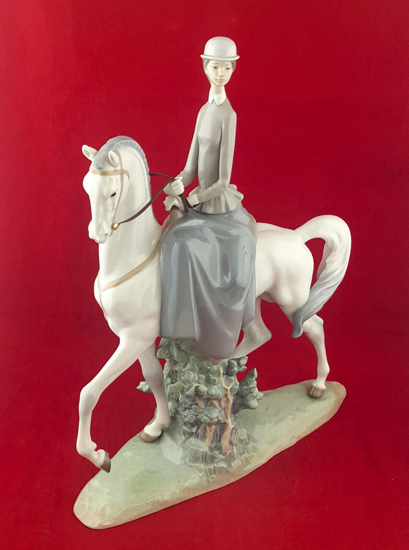 Lladro - Woman On Horse 4516 - L/N 1352