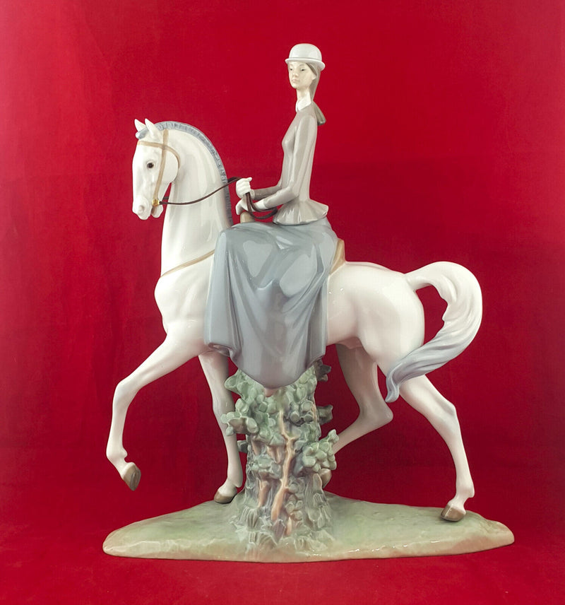 Lladro - Woman On Horse 4516 - L/N 1352