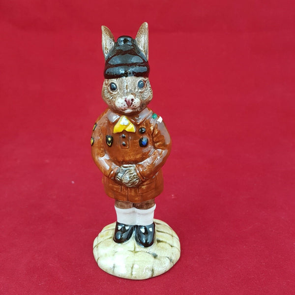 Royal Doulton Bunnykins DB61 - Brownie - 5144 RD