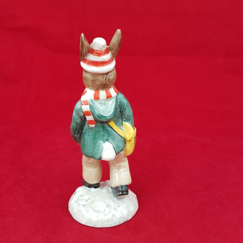 Royal Doulton Bunnykins DB77 - Paperboy - RD 5142