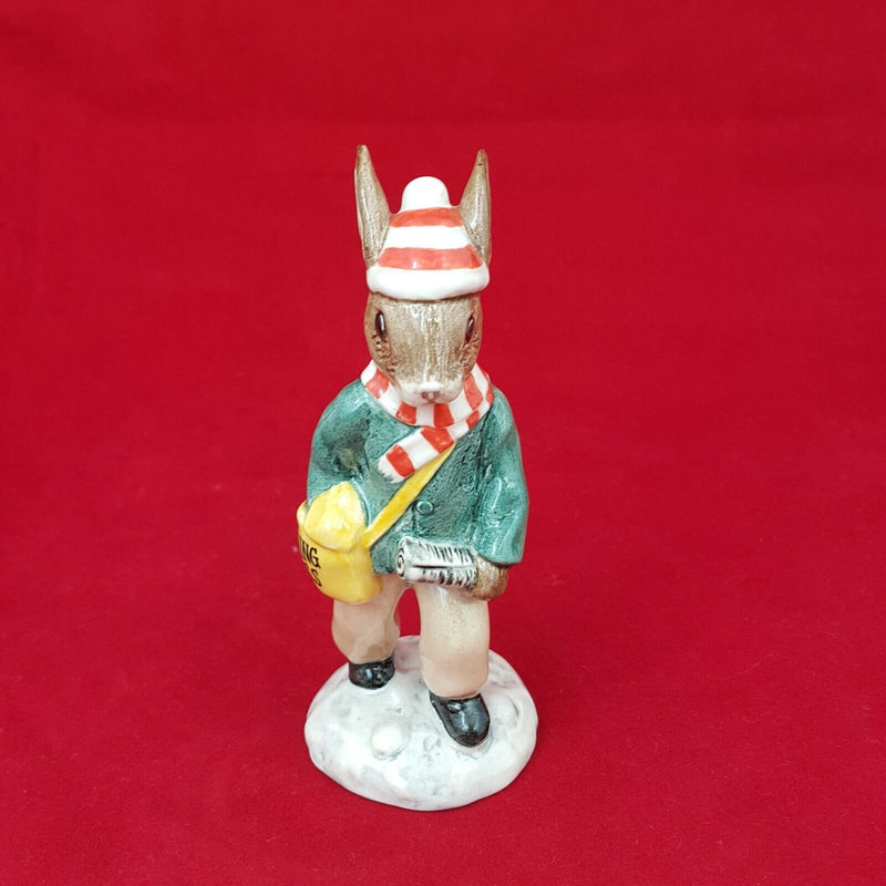 Royal Doulton Bunnykins DB77 - Paperboy - RD 5142