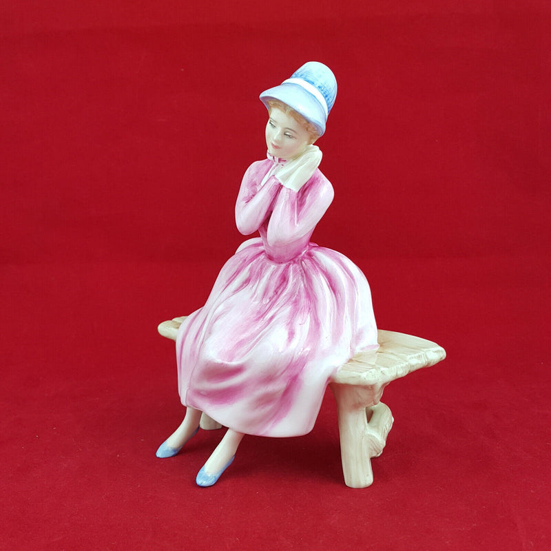 Royal Doulton Figurine - Young Dreams HN3176 – 397 RD