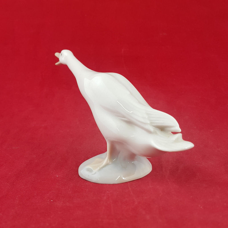 Lladro - Honking Duck / Goose 4551 - L/N 2332