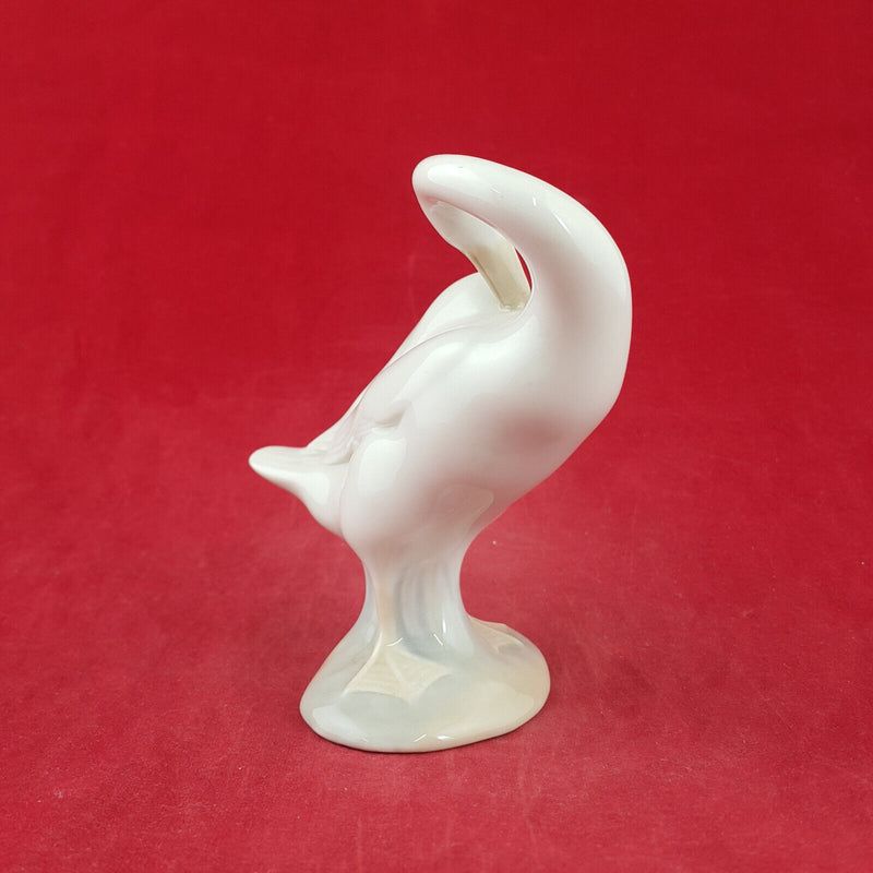 Lladro - Little Duck Beak In Wing 4553 - L/N 2333