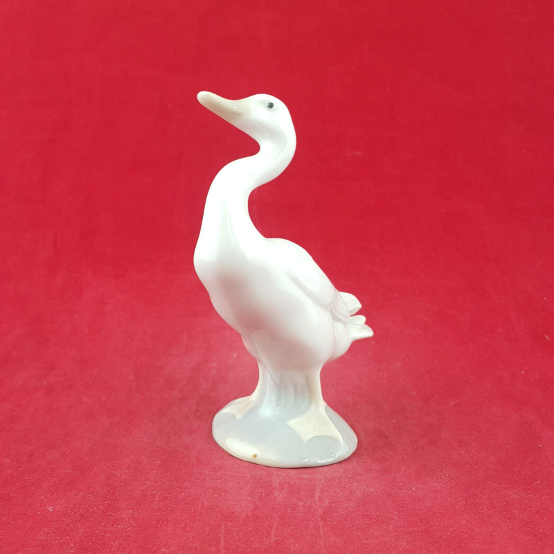 Lladro - Little Duck Looking Up 4552 - L/N 2334