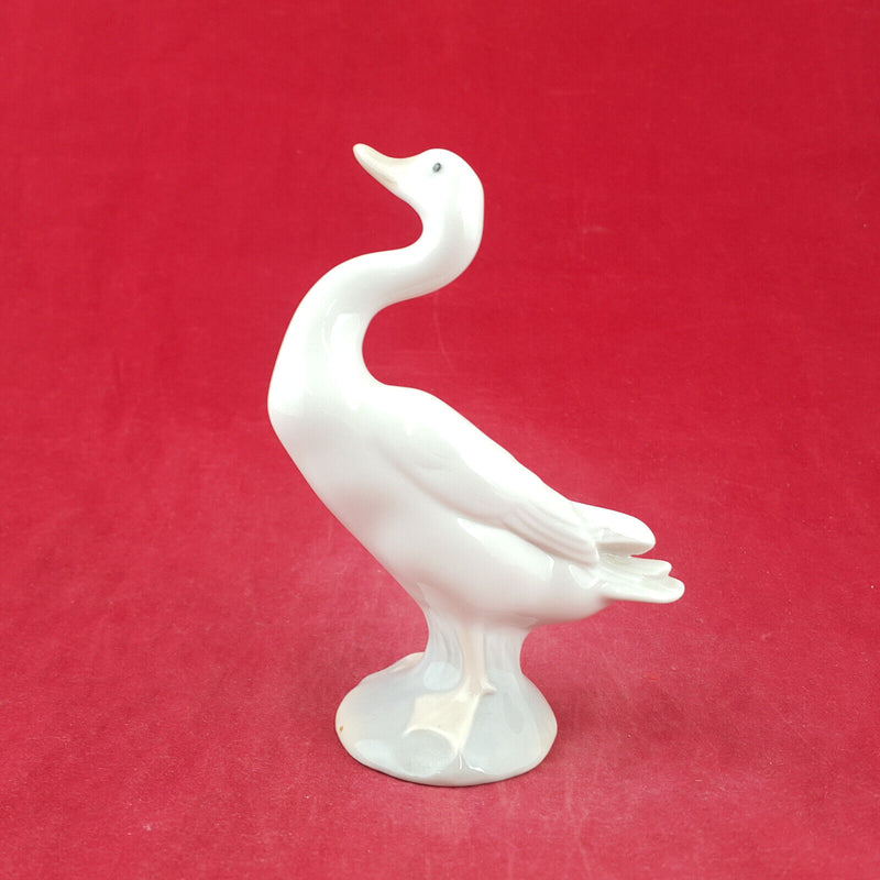 Lladro - Little Duck Looking Up 4552 - L/N 2334