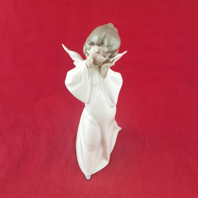 Lladro - Mime Angel 4959 (neck restored) - L/N 2354