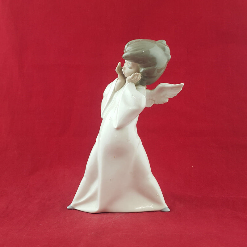 Lladro - Mime Angel 4959 (neck restored) - L/N 2354