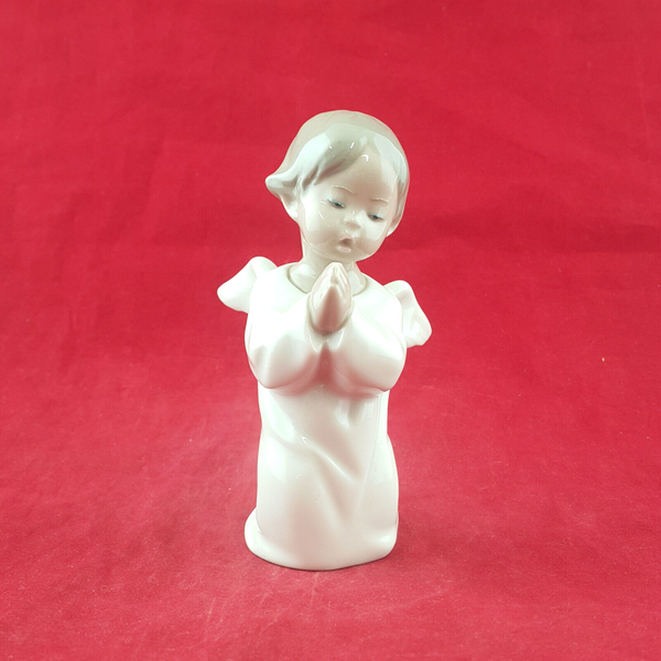 Lladro - Angel Praying 4538 - L/N 2356