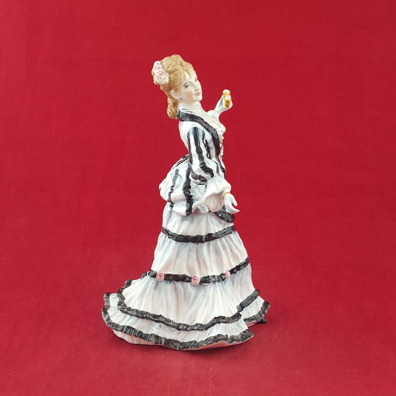 Royal Doulton Figurine HN3472 - La Loge - 7611 RD