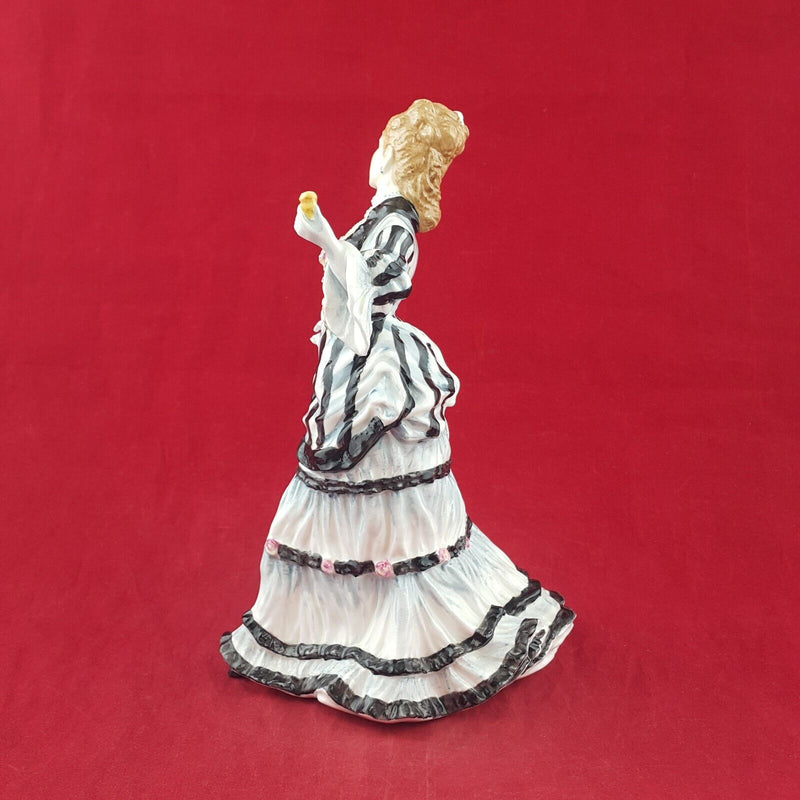 Royal Doulton Figurine HN3472 - La Loge - 7611 RD