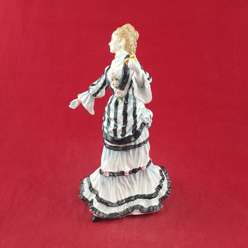 Royal Doulton Figurine HN3472 - La Loge - 7611 RD