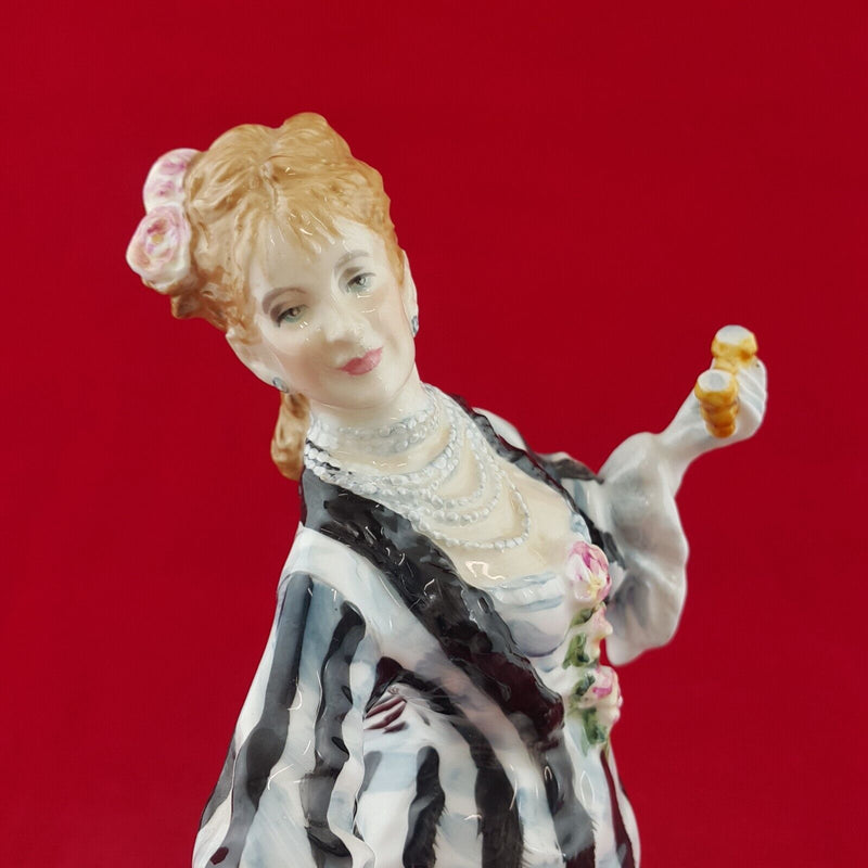 Royal Doulton Figurine HN3472 - La Loge - 7611 RD