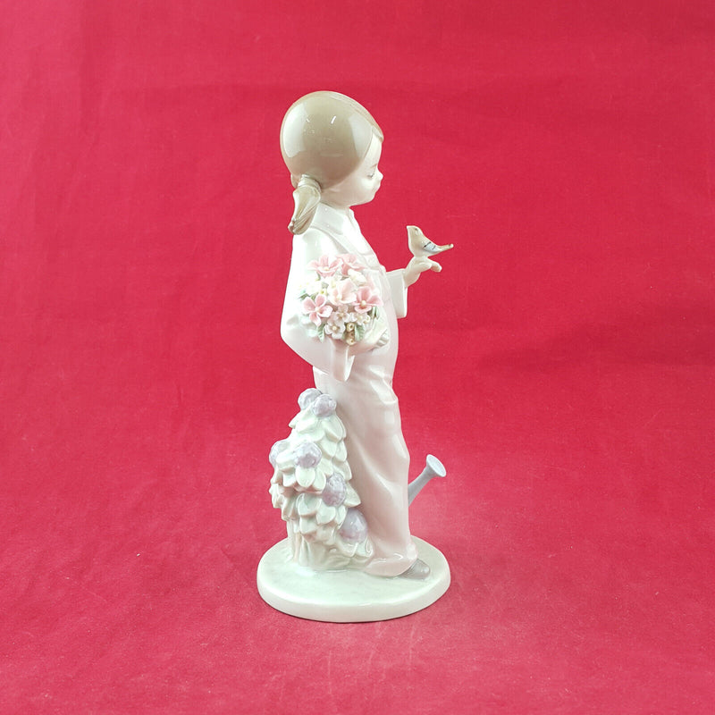 Lladro - Spring Girl 5217 - L/N 2330