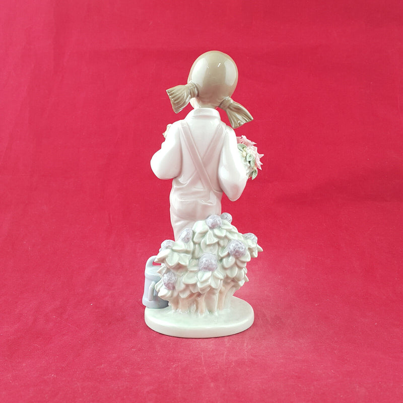 Lladro - Spring Girl 5217 - L/N 2330