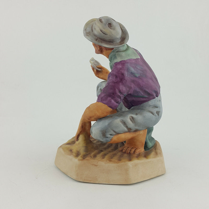 Royal Doulton Figurine - Beachcomber HN2487 – RD 875