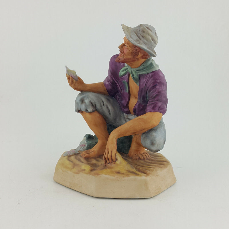 Royal Doulton Figurine - Beachcomber HN2487 – RD 875