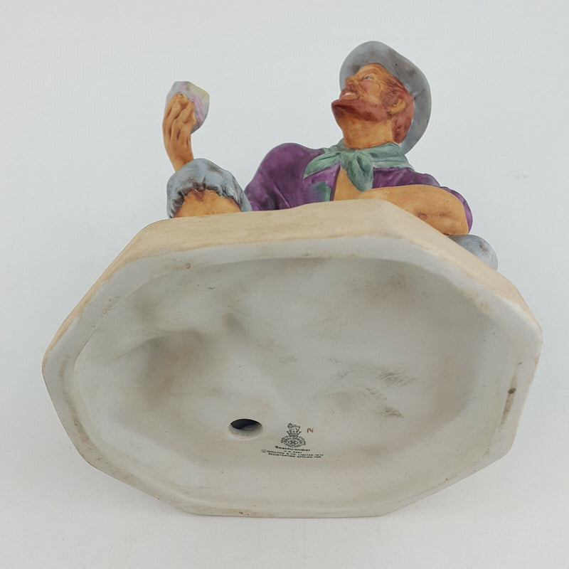 Royal Doulton Figurine - Beachcomber HN2487 – RD 875