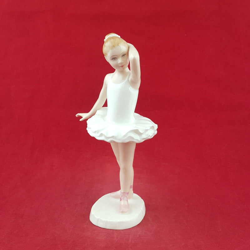 Royal Doulton Figurine HN3395 Little Ballerina - 7624 RD