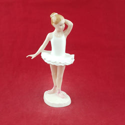 Royal Doulton Figurine HN3395 Little Ballerina - 7624 RD