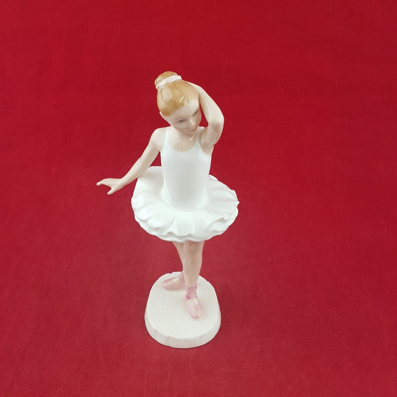 Royal Doulton Figurine HN3395 Little Ballerina - 7624 RD