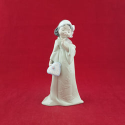 Lladro Nao - Pretty Poses 1483 - L/N 1417