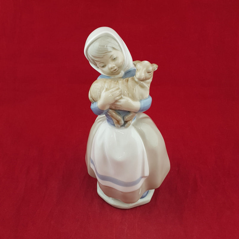 Lladro Nao - Girl Holding Lamb In Arms 120 - L/N 1428