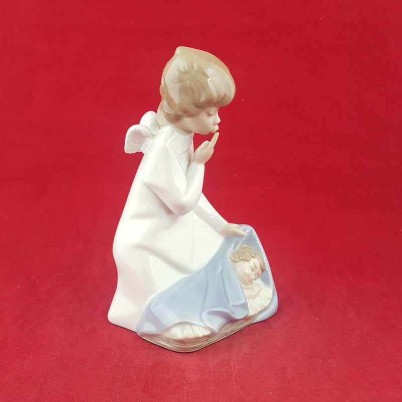 Lladro Figurine 4635 - Angel with Baby - 7702 L/N