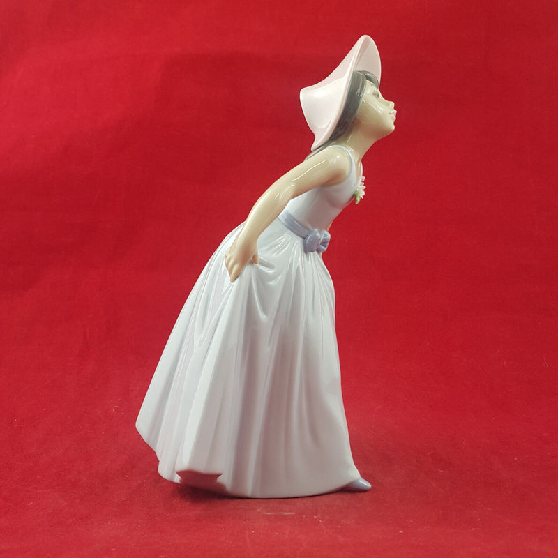 Lladro Figurine - Daisy 6274 - L/N 2464