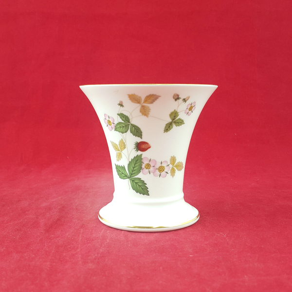 Wedgwood - Wild Strawberry Vase - WD 2558