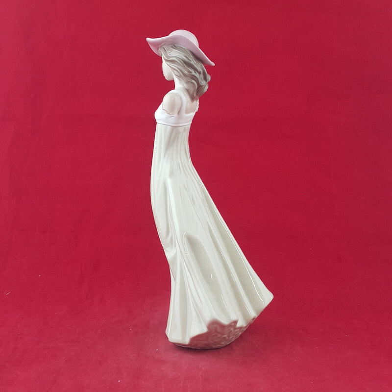 Nao By Lladro - Gentle Breeze 1158 (broken arms) -L/N 2598