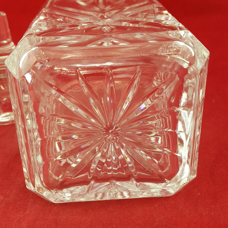 Vintage Glass Decanter & Stopper - 7922 O/A