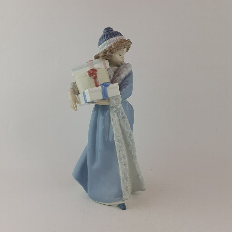 Nao By Lladro Christmas Times (Damaged) - 7948 L/N