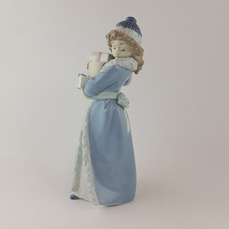 Nao By Lladro Christmas Times (Damaged) - 7948 L/N