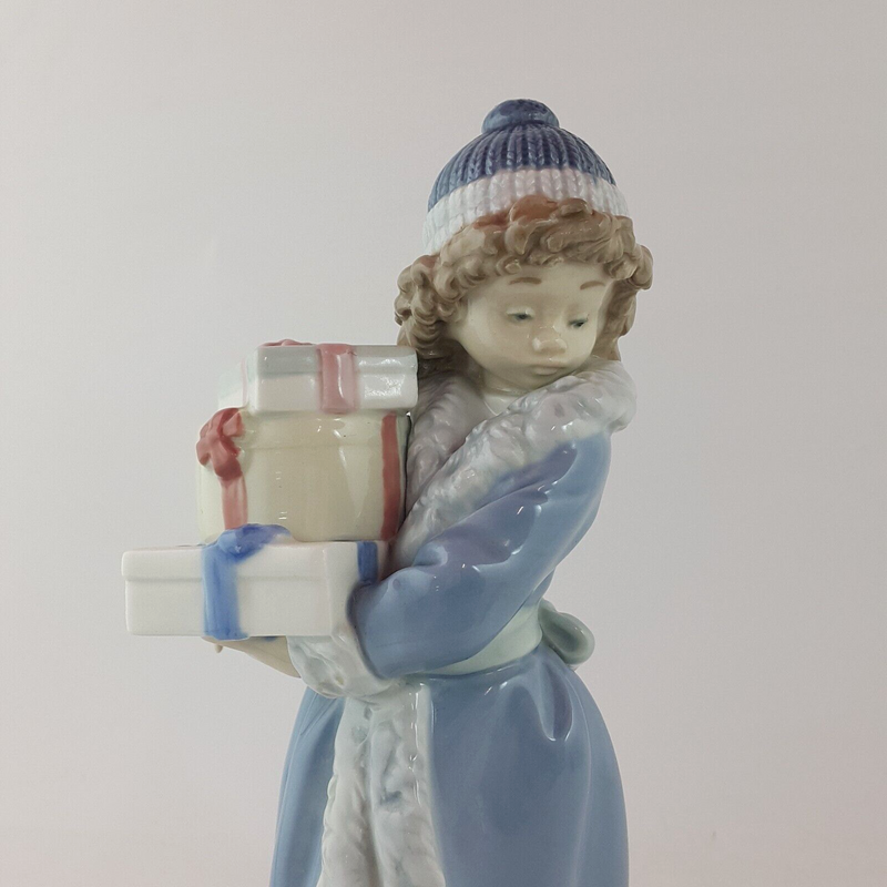 Nao By Lladro Christmas Times (Damaged) - 7948 L/N