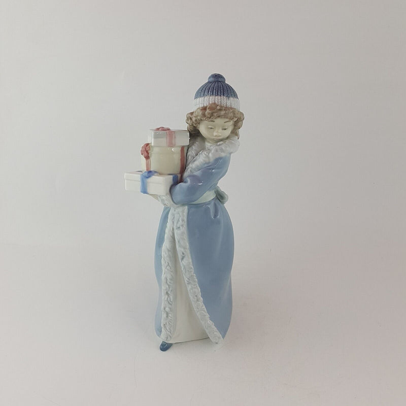 Nao By Lladro Christmas Times (Damaged) - 7948 L/N