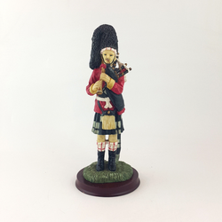 Scottish Piper Figurine - OV 2709